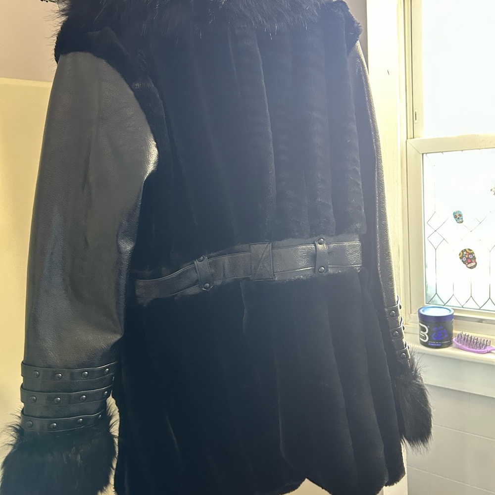 Killstar - Black Faux Fur Trim Gothic Coat with Buckle Details - Picture 3 of 5